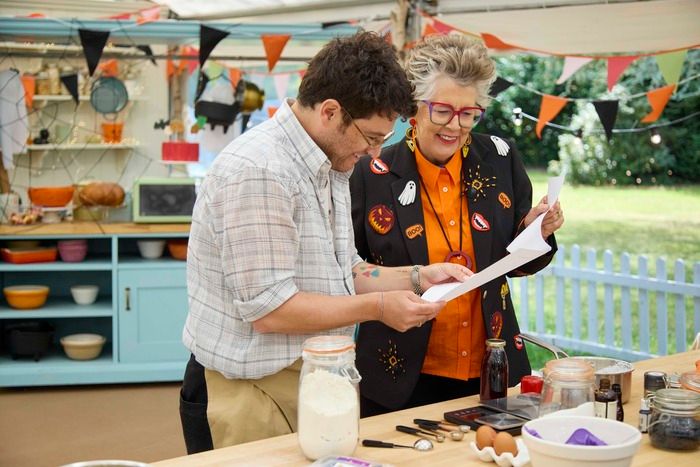 Video: Andrew Rannells Returns to THE GREAT AMERICAN BAKING SHOW as Co-Host of New Halloween Episode Video: Andrew Rannells Returns to THE GREAT AMERICAN BAKING SHOW as Co-Host of New Halloween Episode Image