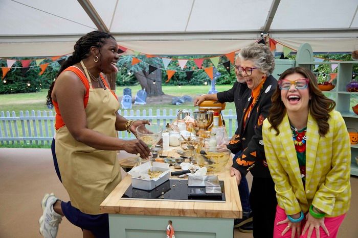 Video: Andrew Rannells Returns to THE GREAT AMERICAN BAKING SHOW as Co-Host of New Halloween Episode Video: Andrew Rannells Returns to THE GREAT AMERICAN BAKING SHOW as Co-Host of New Halloween Episode Image