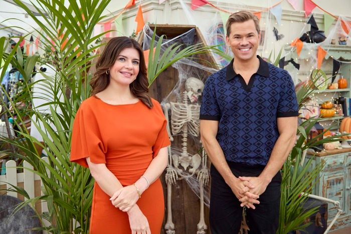 Video: Andrew Rannells Returns to THE GREAT AMERICAN BAKING SHOW as Co-Host of New Halloween Episode Video: Andrew Rannells Returns to THE GREAT AMERICAN BAKING SHOW as Co-Host of New Halloween Episode Image