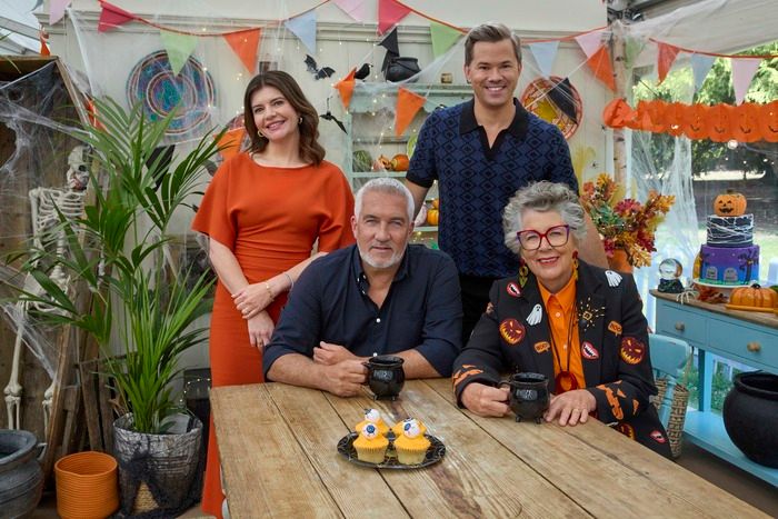 Video: Andrew Rannells Returns to THE GREAT AMERICAN BAKING SHOW as Co-Host of New Halloween Episode Video: Andrew Rannells Returns to THE GREAT AMERICAN BAKING SHOW as Co-Host of New Halloween Episode Image