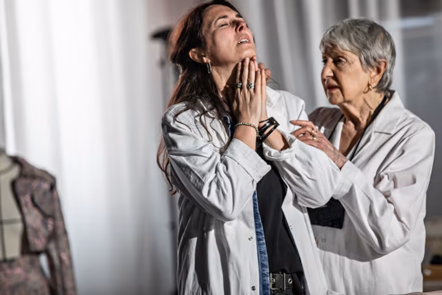 Review: LACRIMA, Barbican Theatre Image