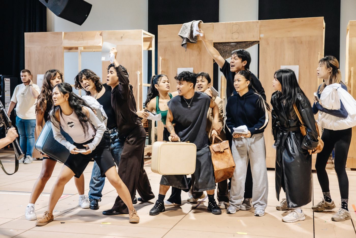 Photos: Inside Rehearsals for MISS SAIGON UK Tour  Image