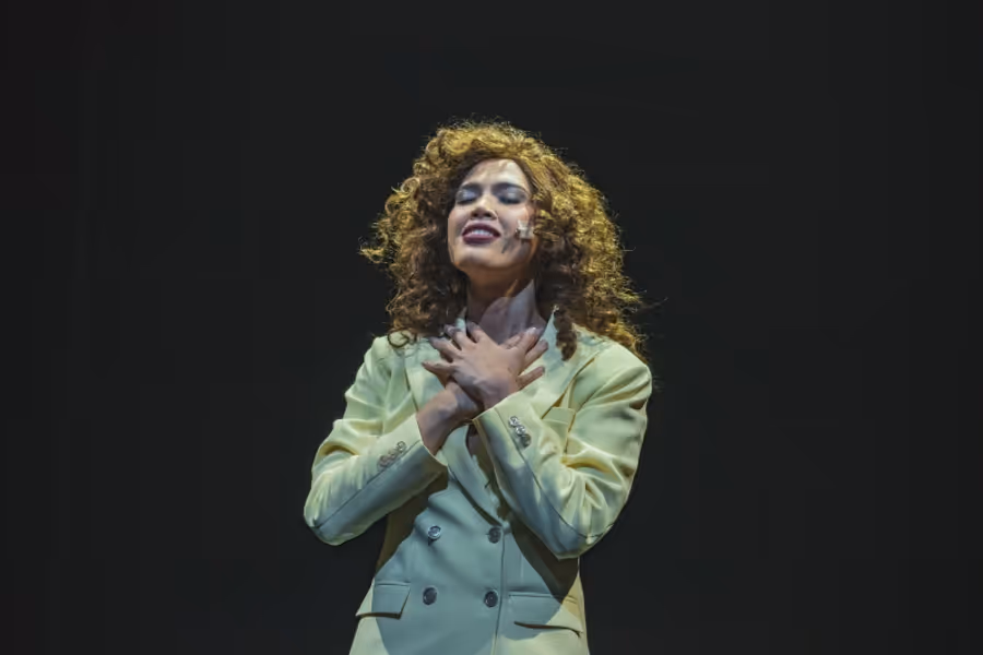 FIRST LOOK: West End Stars Christine Allado and Matt Blaker in THE BODYGUARD Image