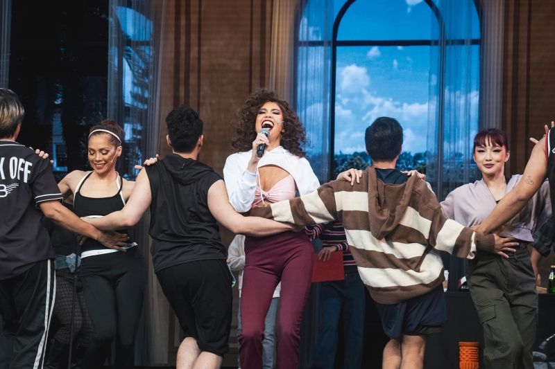 FIRST LOOK: West End Stars Christine Allado and Matt Blaker in THE BODYGUARD Image
