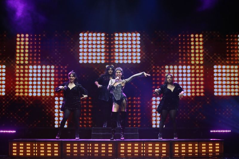 FIRST LOOK: West End Stars Christine Allado and Matt Blaker in THE BODYGUARD Image