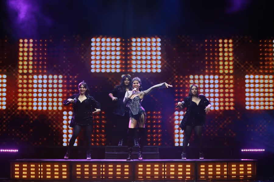 FIRST LOOK: West End Stars Christine Allado and Matt Blaker in THE BODYGUARD Image