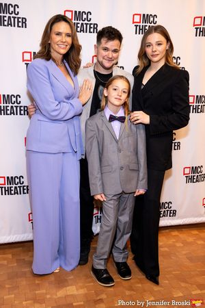 Amy Landecker, Preston Max Allen, River Lipe-Smith, Chloe Grace Moretz Photo