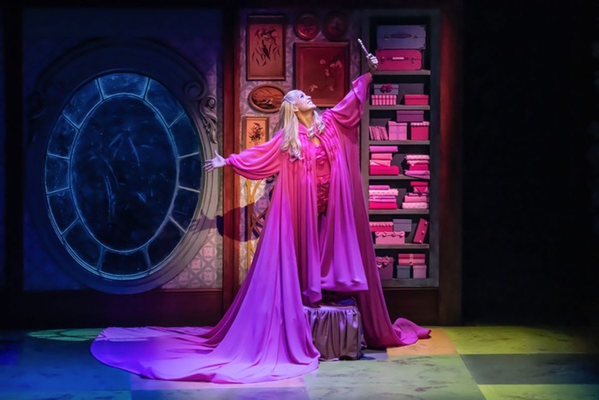 Cristina Llorente como Glinda at 