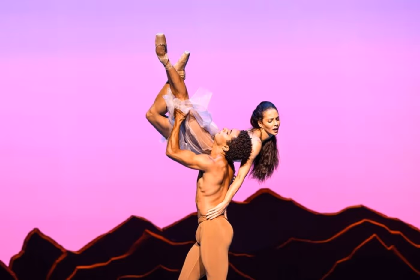 Review: LIKE WATER FOR CHOCOLATE, Royal Ballet And Opera  Image