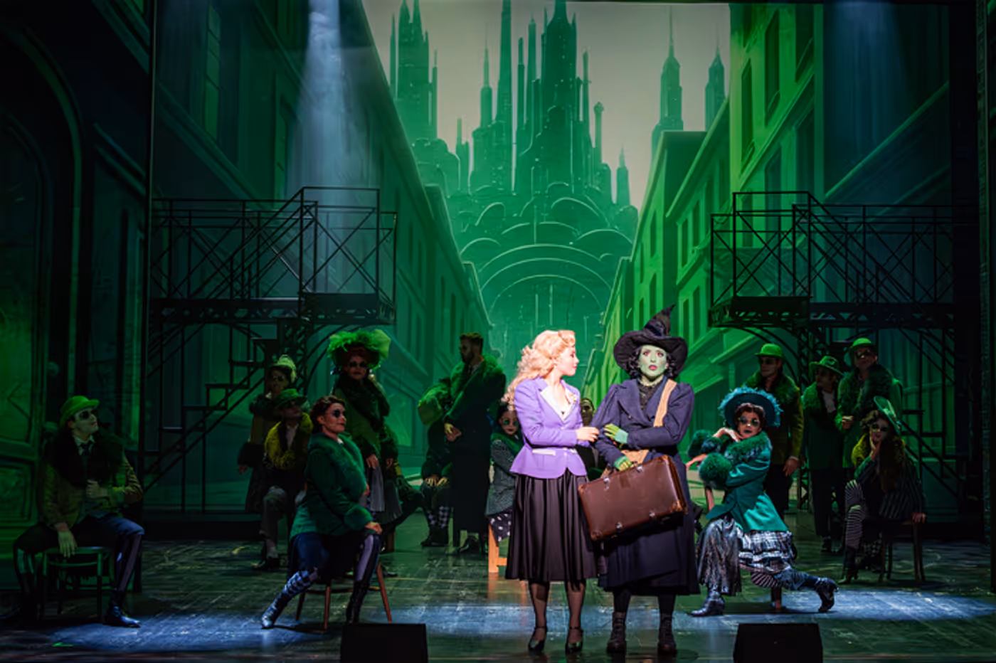 Photos: First Look at the Non-Replica Production of WICKED in Austria  Image