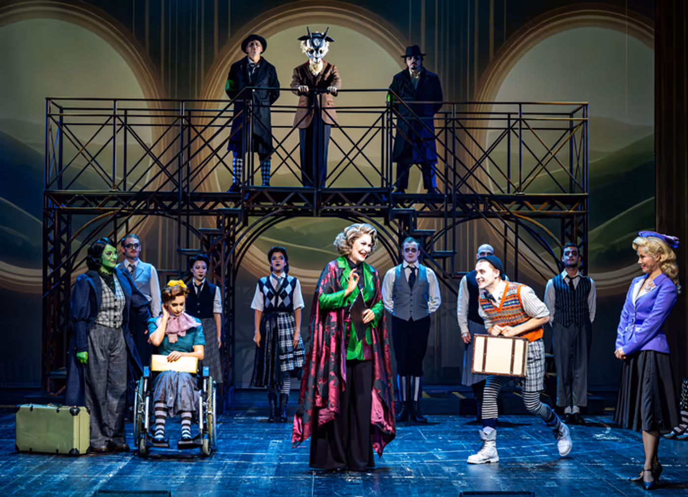 Photos: First Look at the Non-Replica Production of WICKED in Austria  Image