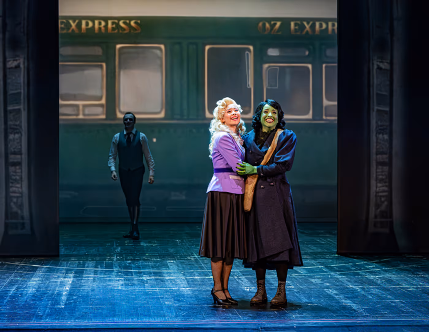 Photos: First Look at the Non-Replica Production of WICKED in Austria  Image