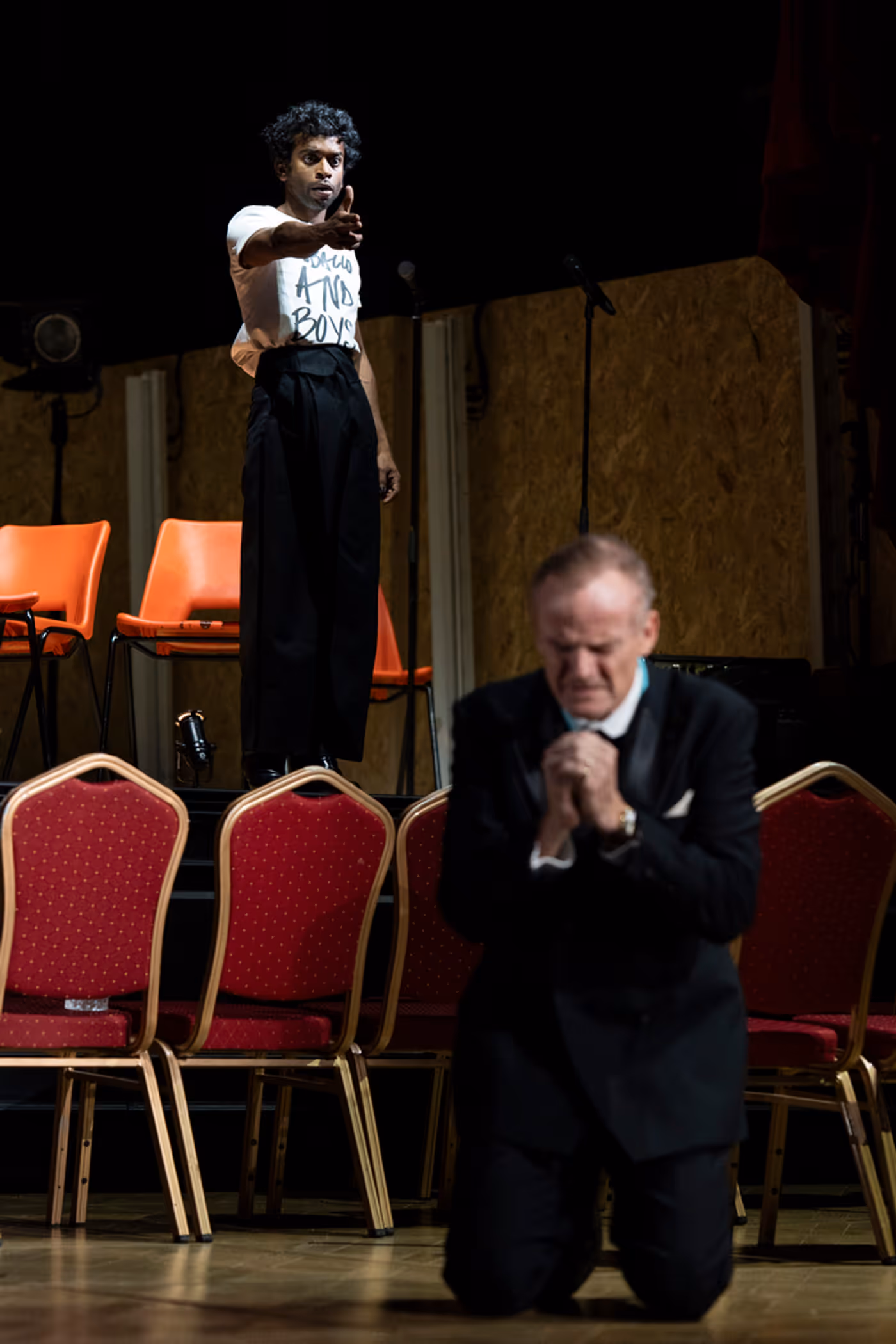Photos: Hiran Abeysekera and Cast in HAMLET at the National Theatre  Image