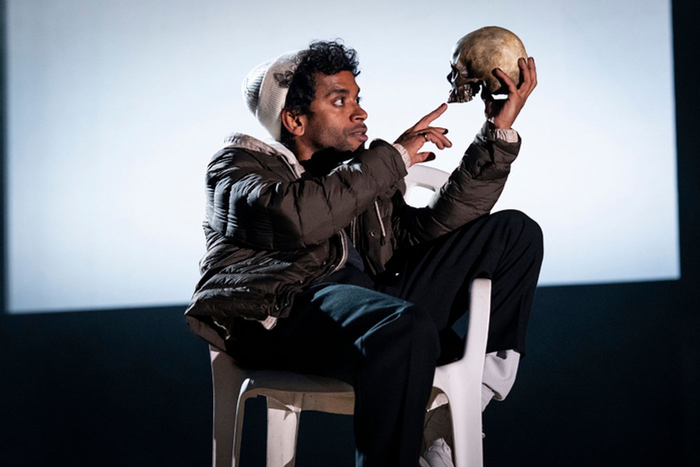 Photos: Hiran Abeysekera and Cast in HAMLET at the National Theatre  Image