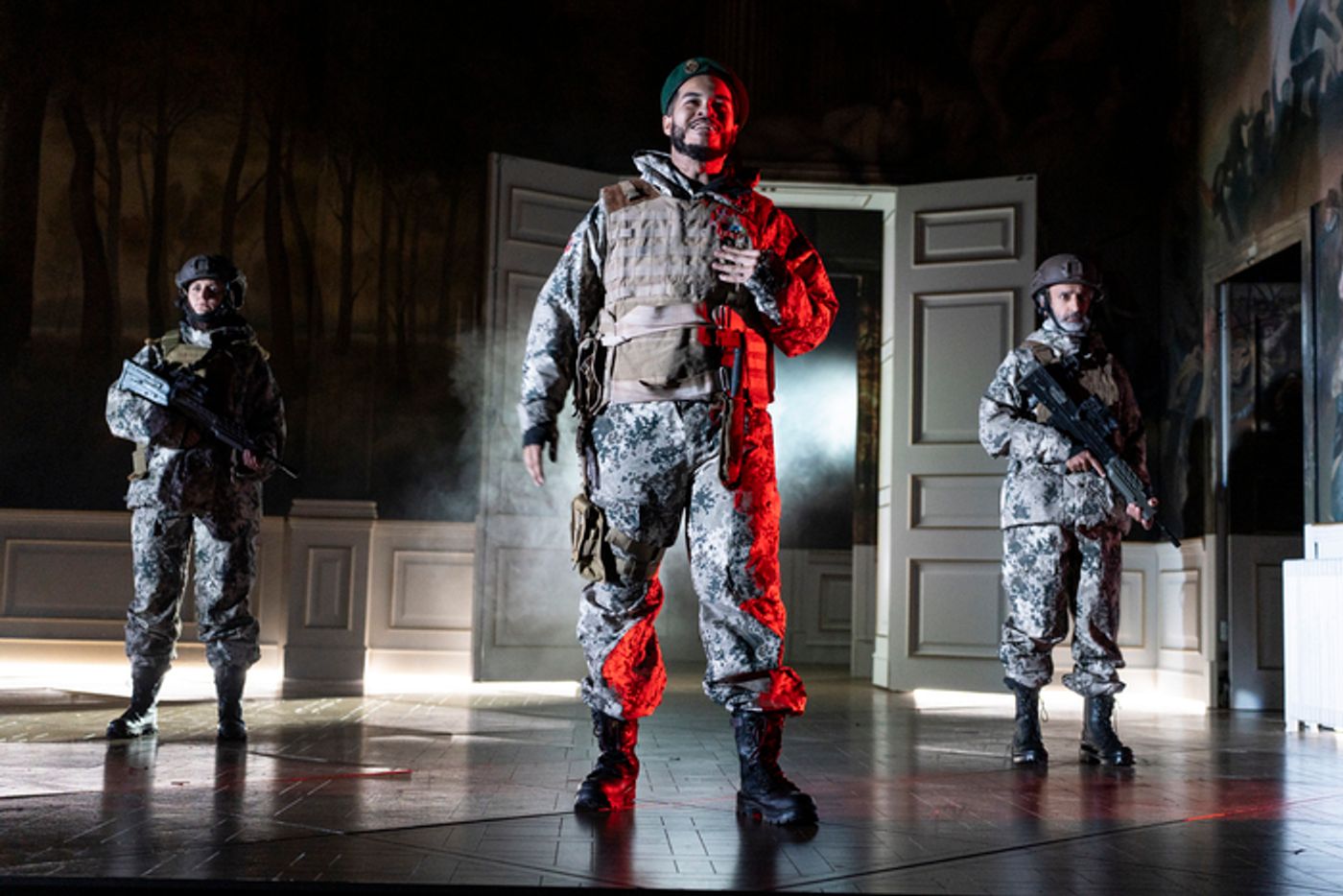 Photos: Hiran Abeysekera and Cast in HAMLET at the National Theatre  Image