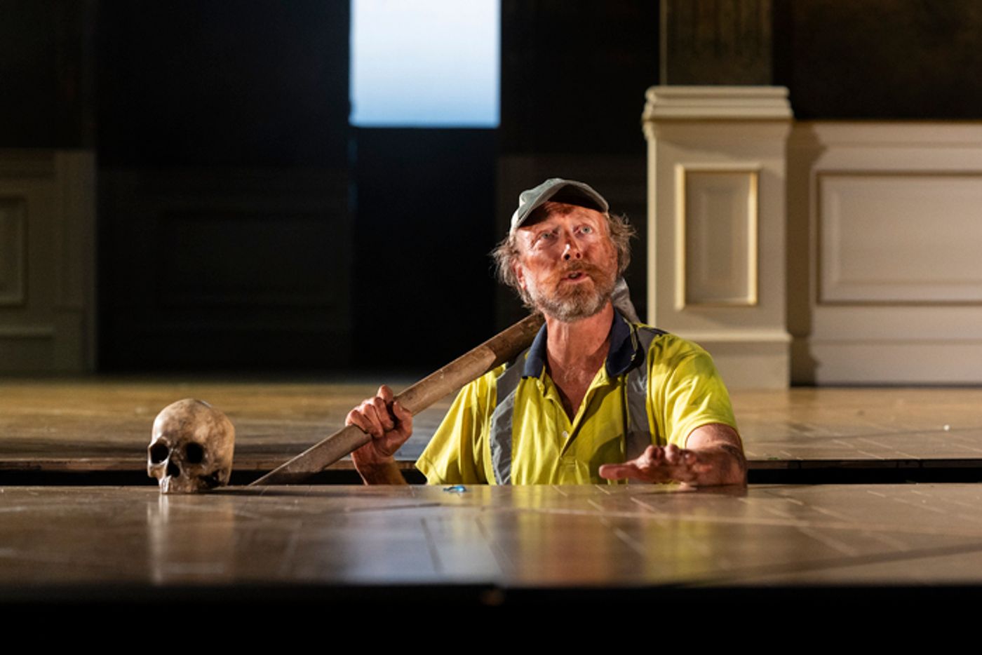 Photos: Hiran Abeysekera and Cast in HAMLET at the National Theatre  Image