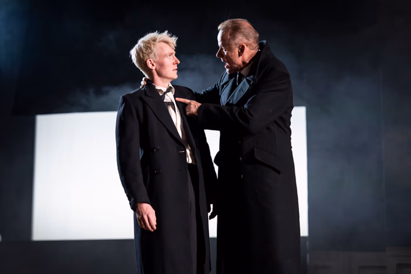 Photos: Hiran Abeysekera and Cast in HAMLET at the National Theatre  Image