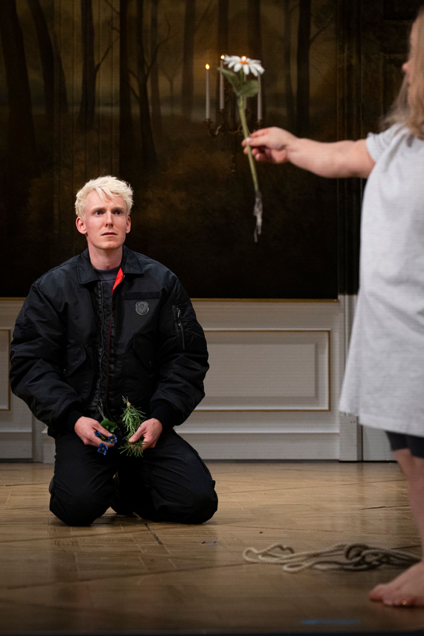 Photos: Hiran Abeysekera and Cast in HAMLET at the National Theatre  Image
