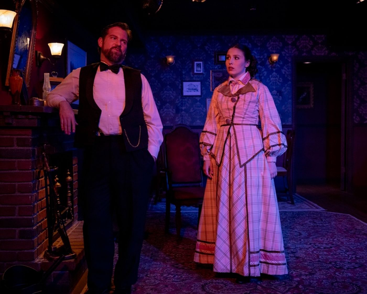 Photos: GASLIGHT (ANGEL STREET) Now Playing at Oil Lamp Theater  Image