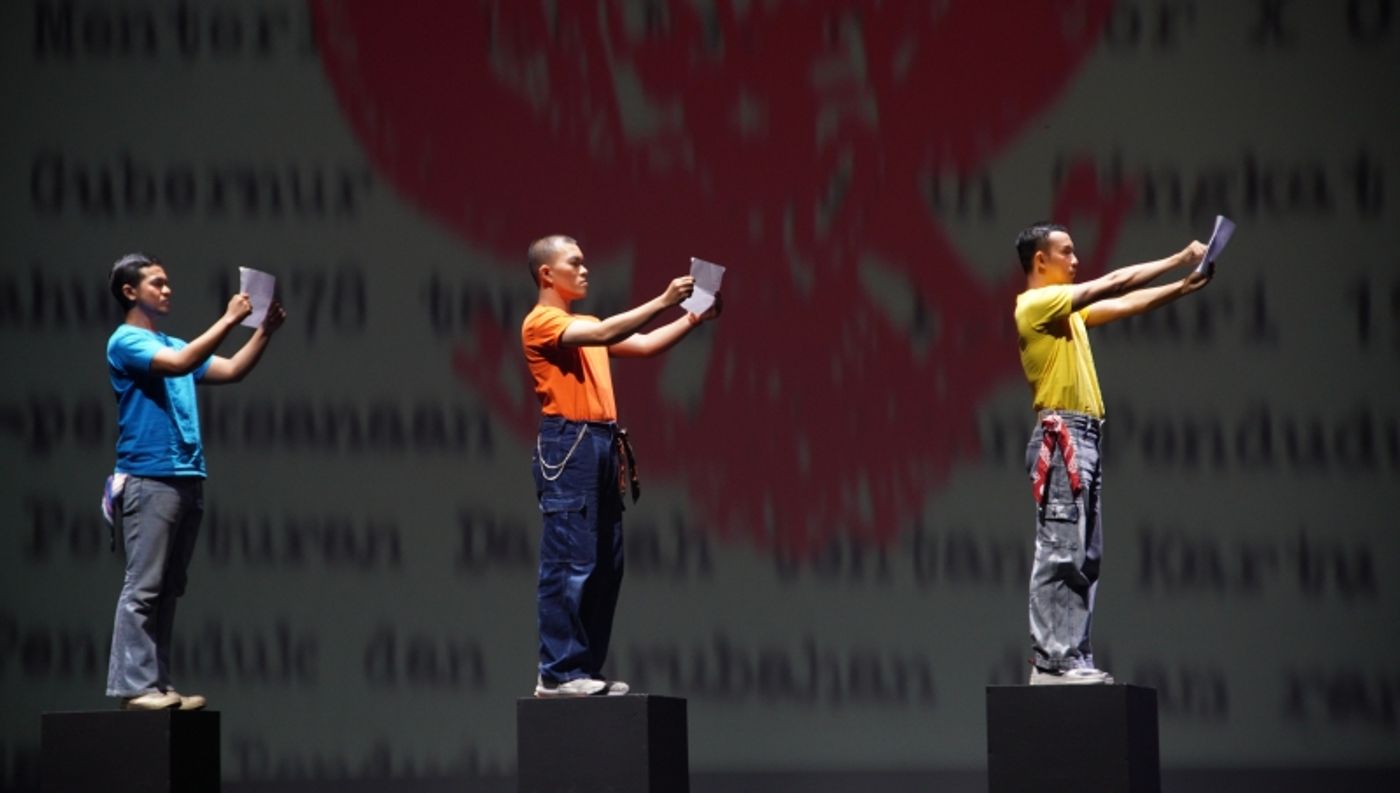 Review: The Harrowing Autopsy of the ‘98 Tragedy in PLUNGE by Teater Tetas  Image