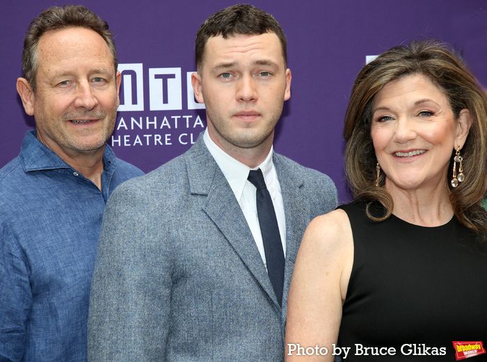 Photos: PUNCH Company Takes Bows and Walks the Red Carpet on Opening Night — photo 15 of 63