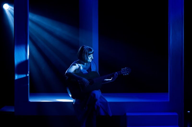 OS OLHOS DE NARA LEÃO (The Eyes of Nara Leão) Brings the Muse of Bossa Nova to the Stage  Image