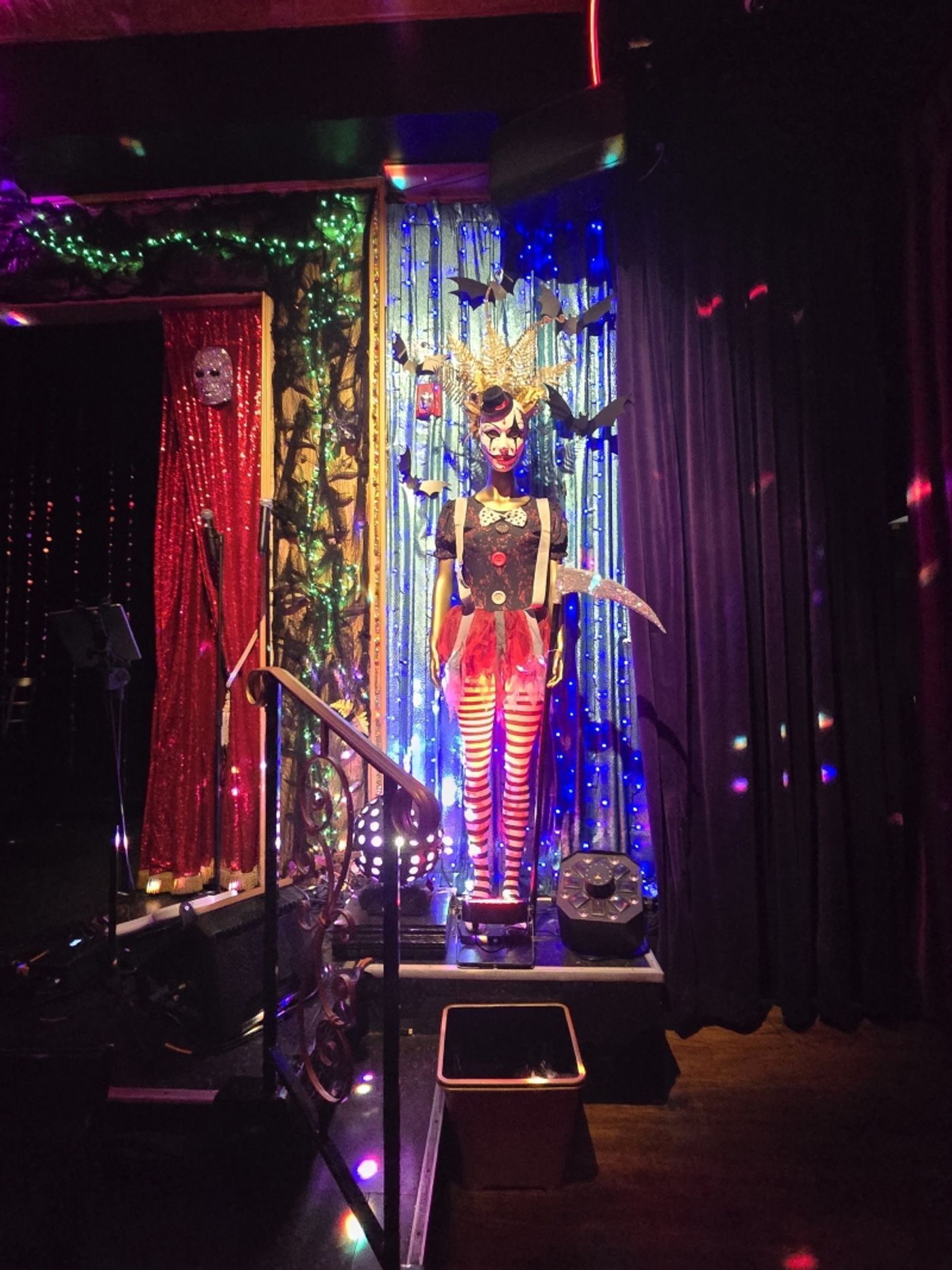 Review: BARBARINO’S BIG NITE OUT at Lips Is a Throwback to Old NYC Nightlife Review: BARBARINO’S BIG NITE OUT at Lips Is a Throwback to Old NYC Nightlife Image