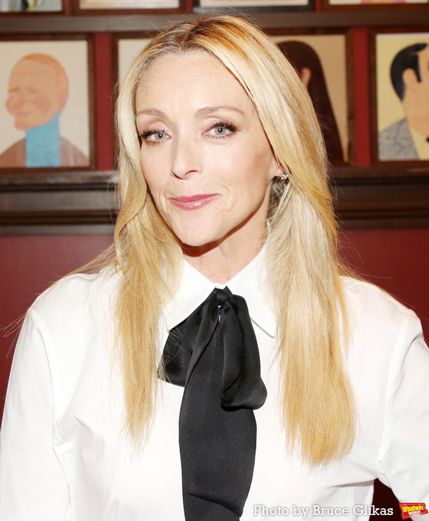 Photos: Jane Krakowski Meets the Press Ahead of Run in OH, MARY!  Image
