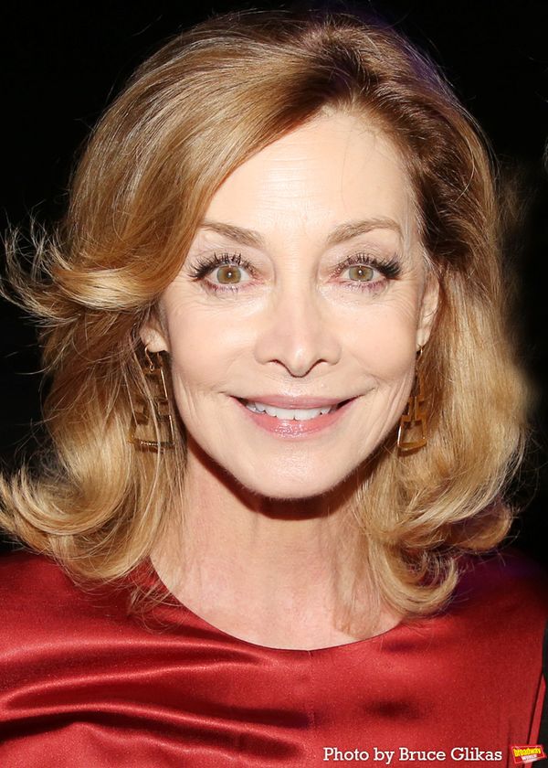 Sharon Lawrence Photo