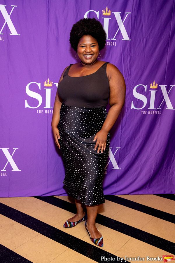 Olivia Donalson Photo