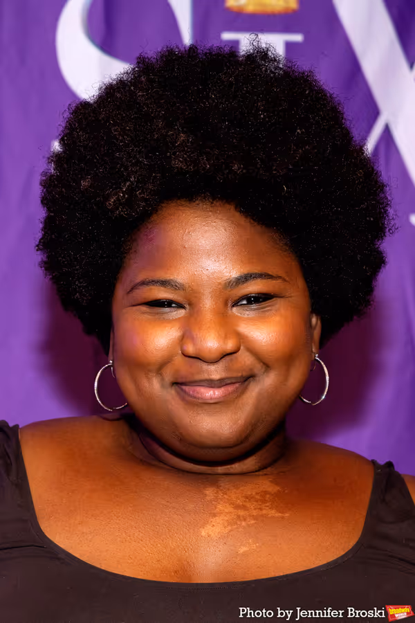 Olivia Donalson Photo