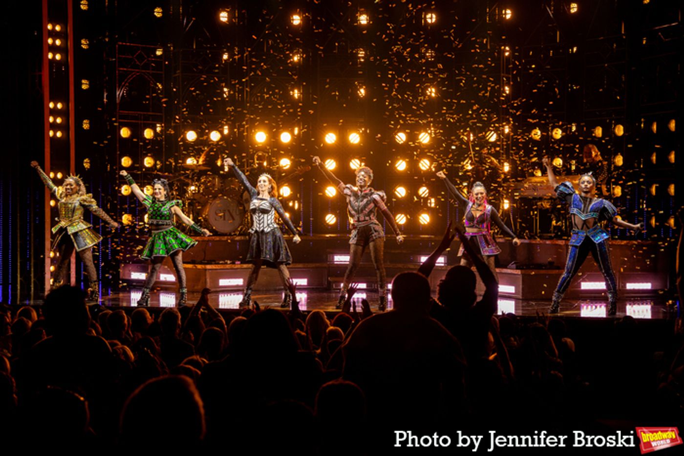 Photos: SIX Celebrates 4 Years on Broadway  Image