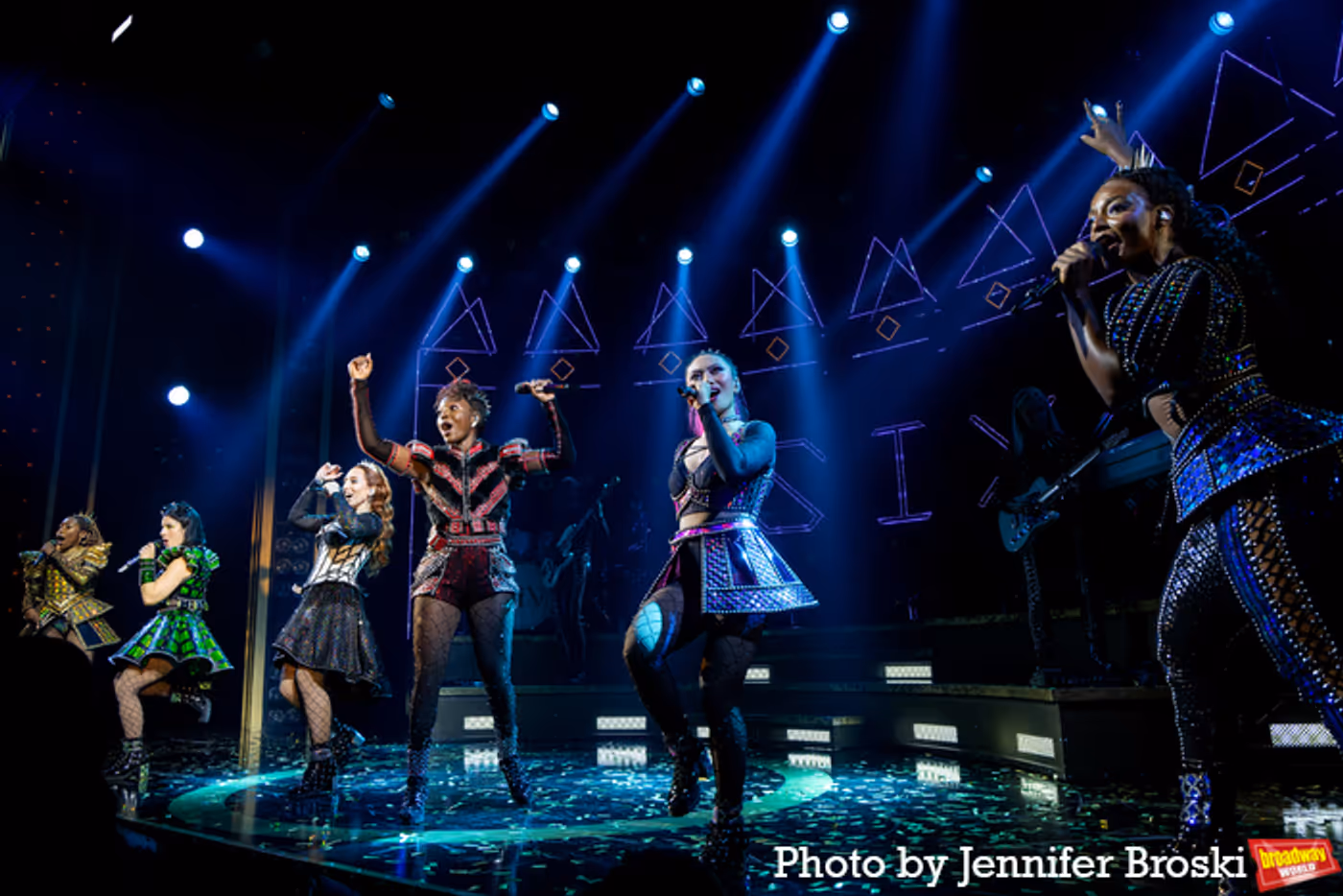 Photos: SIX Celebrates 4 Years on Broadway  Image