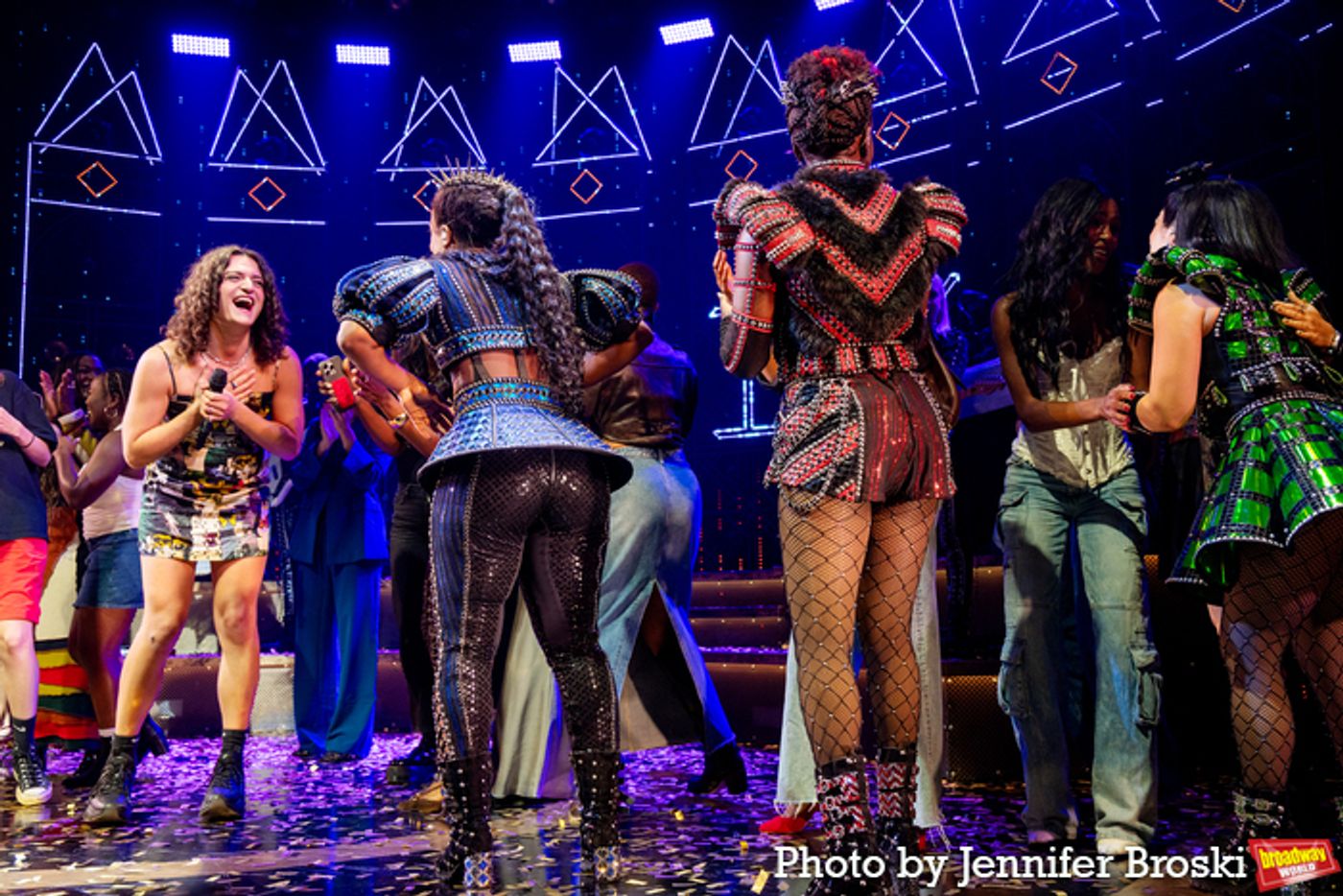 Photos: SIX Celebrates 4 Years on Broadway  Image