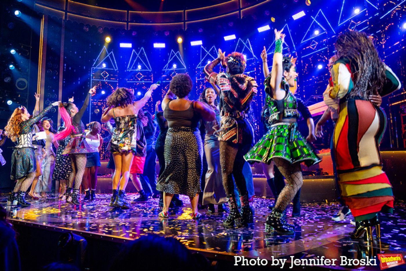 Photos: SIX Celebrates 4 Years on Broadway  Image