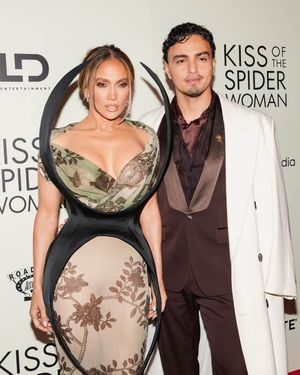 Jennifer Lopez, Tonatiuh Photo