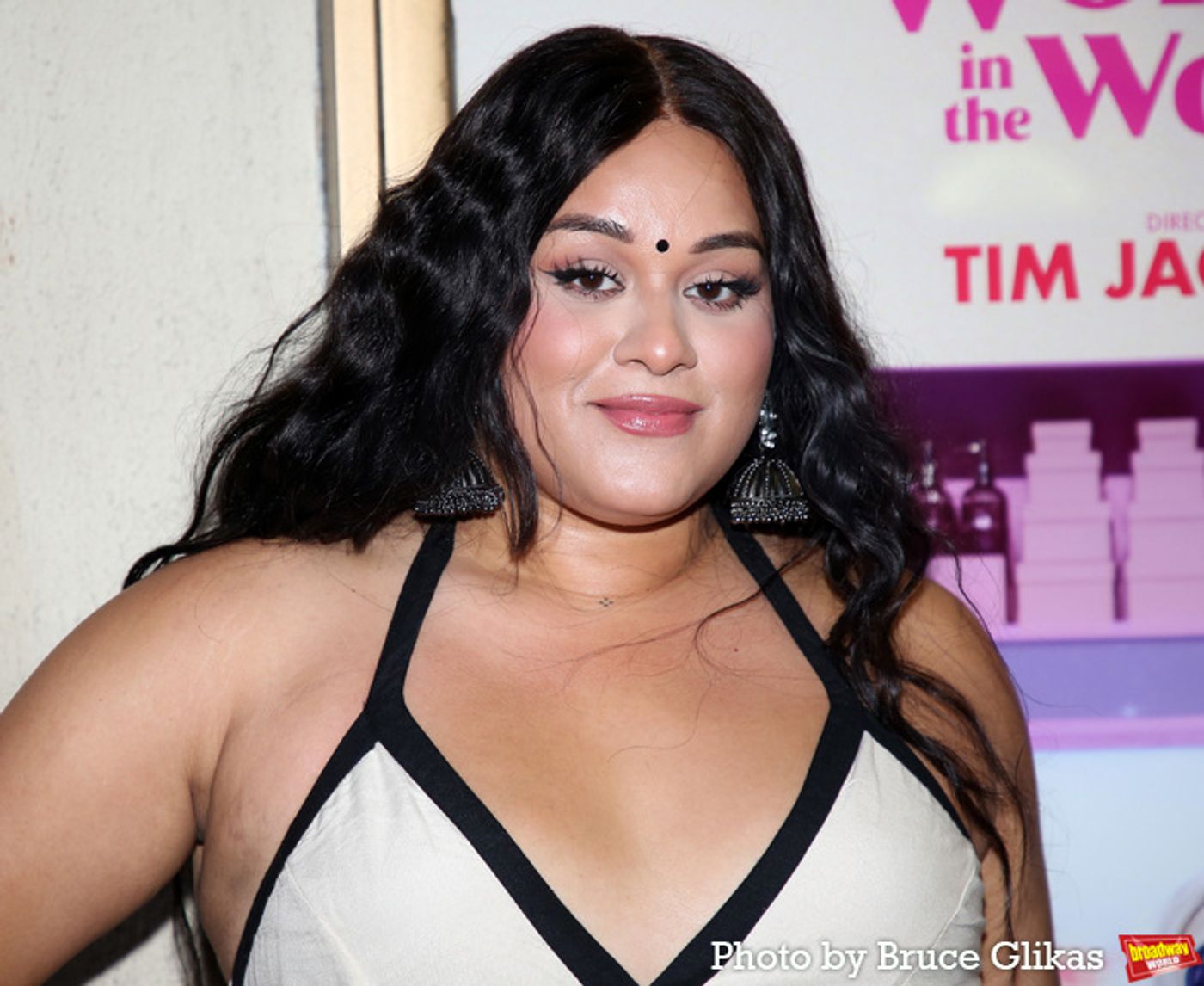 Photos: Stars Walk the Red Carpet for THE LEAST PROBLEMATIC WOMAN IN THE WORLD Opening Night  Image