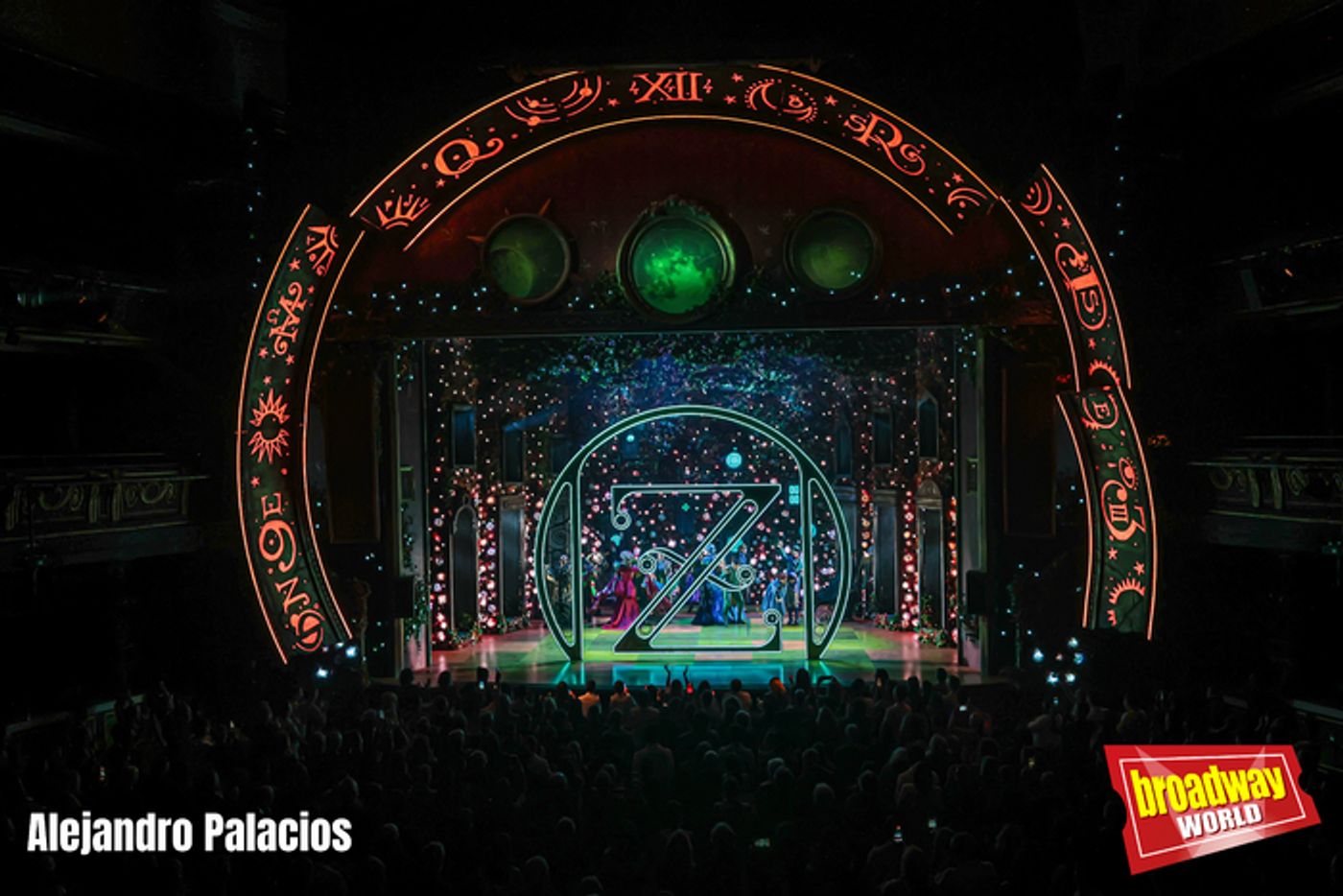 PHOTOCALL: Noche de estreno VIP de WICKED en el Nuevo Alcalá de Madrid PHOTOCALL: Noche de estreno VIP de WICKED en el Nuevo Alcalá de Madrid Image