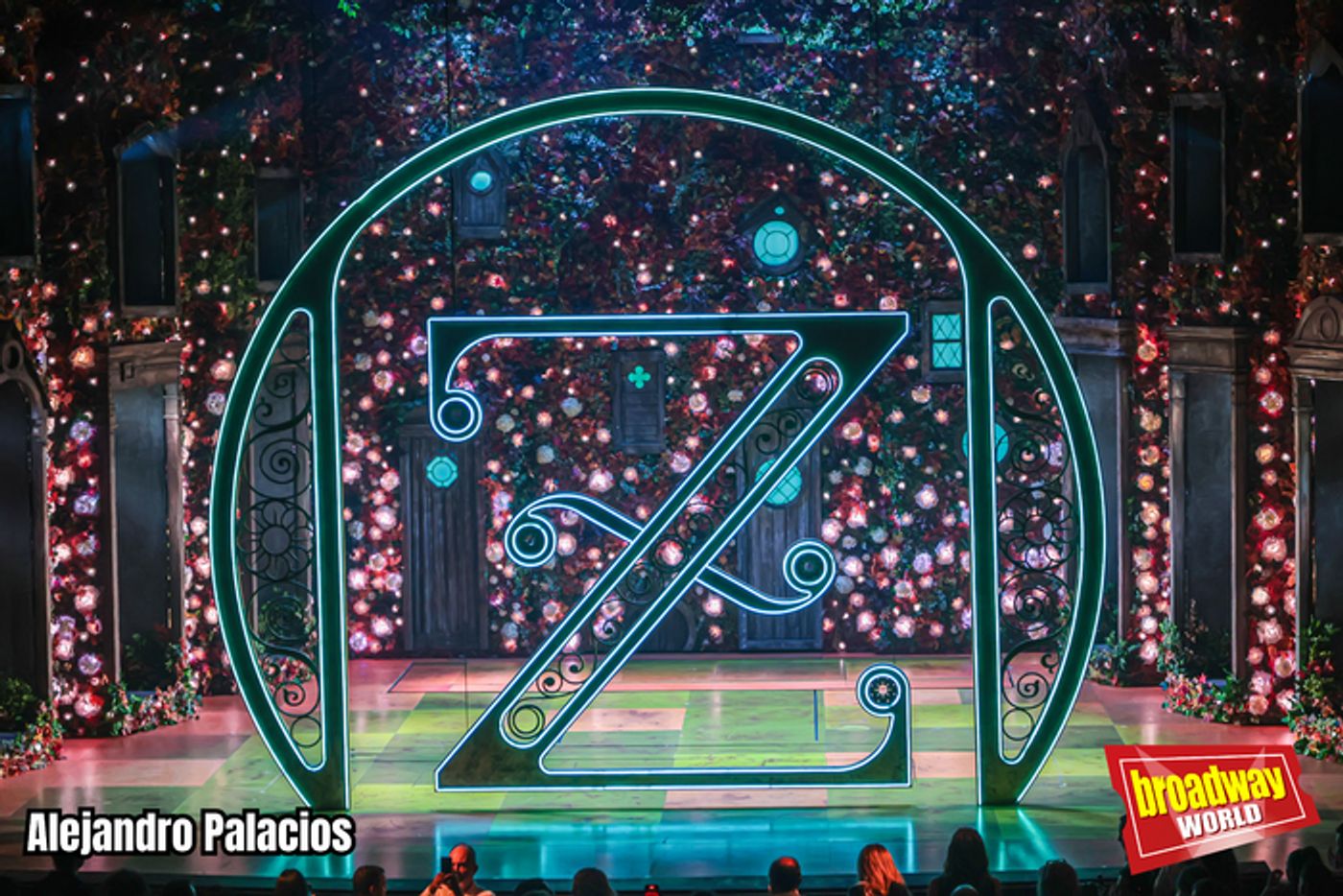 PHOTOCALL: Noche de estreno VIP de WICKED en el Nuevo Alcalá de Madrid PHOTOCALL: Noche de estreno VIP de WICKED en el Nuevo Alcalá de Madrid Image