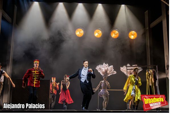 Pablo Puyol y el reparto de HOUDINI Photo