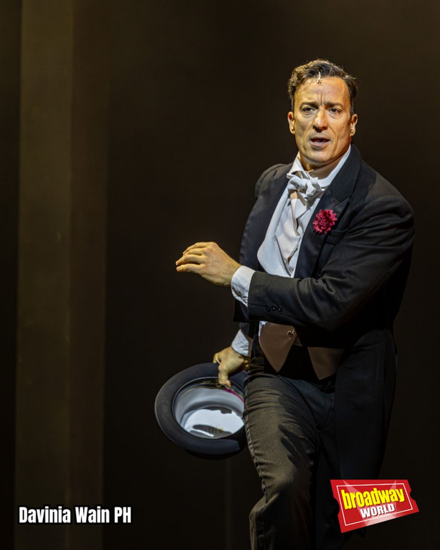 PHOTOS: HOUDINI, el musical mágico, se presenta en el Teatro Calderón de Madrid Image