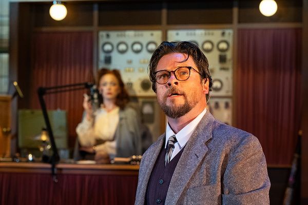 Photos: WAR OF THE WORLDS: THE PANIC BROADCAST Opens Ensemble Theatre Company 47th Season Photos: WAR OF THE WORLDS: THE PANIC BROADCAST Opens Ensemble Theatre Company 47th Season Image