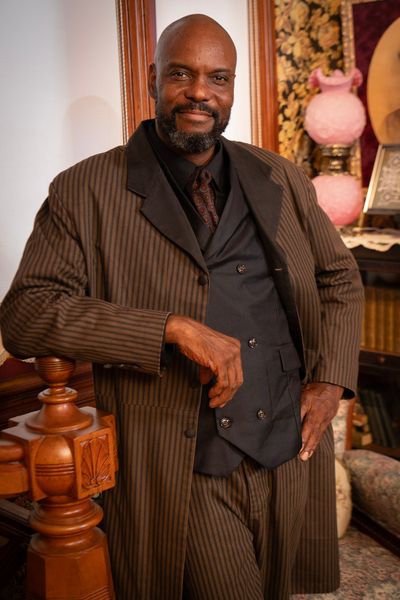 Laurence Brown Photo