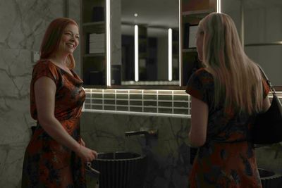 Sarah Snook, Dakota Fanning  Photo