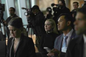 Dakota Fanning @ BroadwayWorld Dakota Fanning Photo