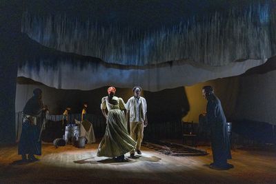 Center: Rama Orleans-Lindsay and Rogelio Douglas III  Photo by Grettel Cortes Photogr Photo