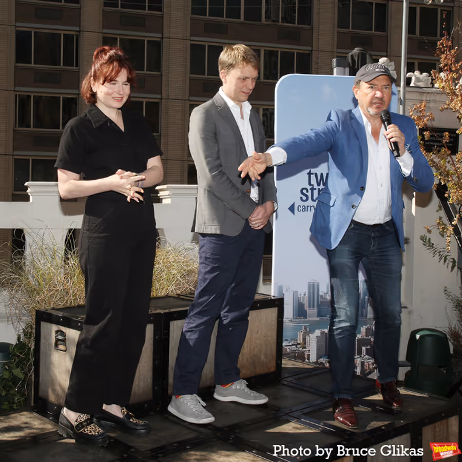 Photos: The Cast of TWO STRANGERS (CARRY A CAKE ACROSS NEW YORK) Meet the Press  Image