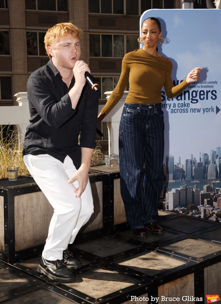 Photos: The Cast of TWO STRANGERS (CARRY A CAKE ACROSS NEW YORK) Meet the Press  Image