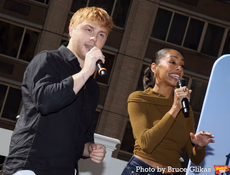 Photos: The Cast of TWO STRANGERS (CARRY A CAKE ACROSS NEW YORK) Meet the Press  Image