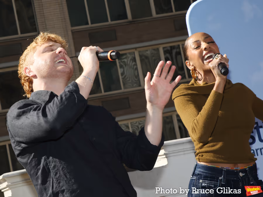 Photos: The Cast of TWO STRANGERS (CARRY A CAKE ACROSS NEW YORK) Meet the Press  Image